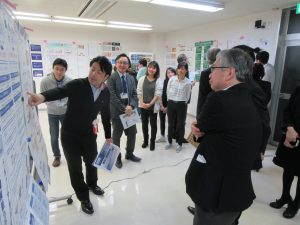 「ポスターセッション」が開催されました