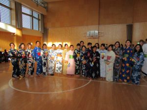 本学留学生が新潟まつり 大民謡流しに参加しました