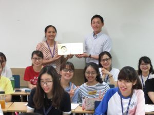 ベトナム　タンロン大学を訪問