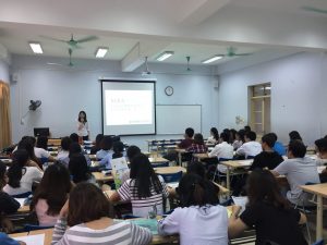 ベトナム　ハノイ大学を訪問