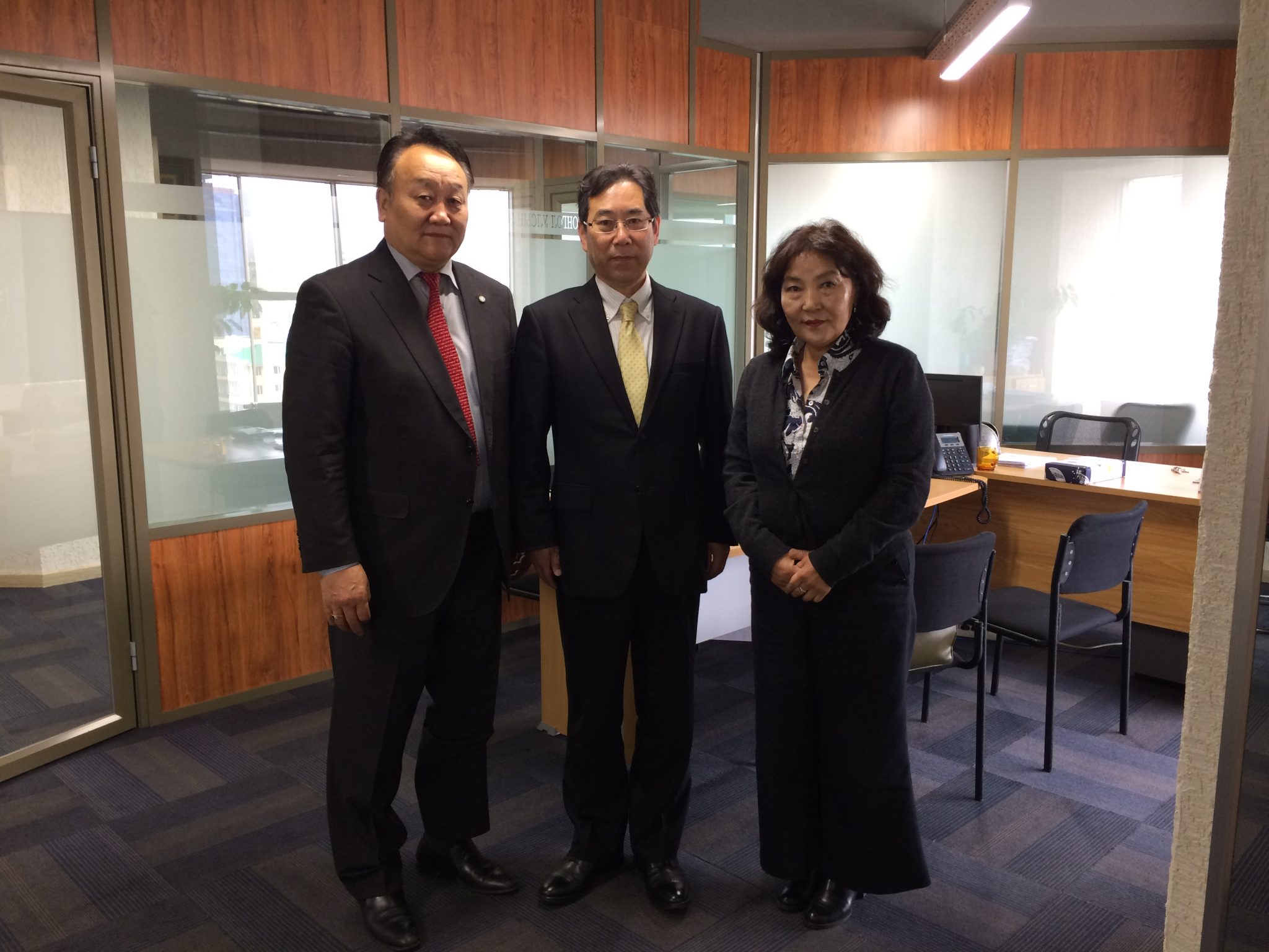 モンゴル国大学院大学を訪問