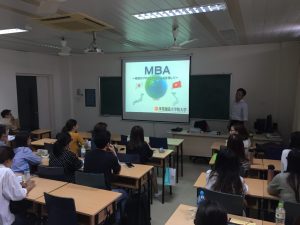 タンロン大学訪問