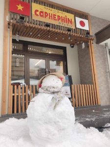 ベトナム人修了生が起業したベトナムカフェ専門店「Caphe phin」が1/13グランドオープン