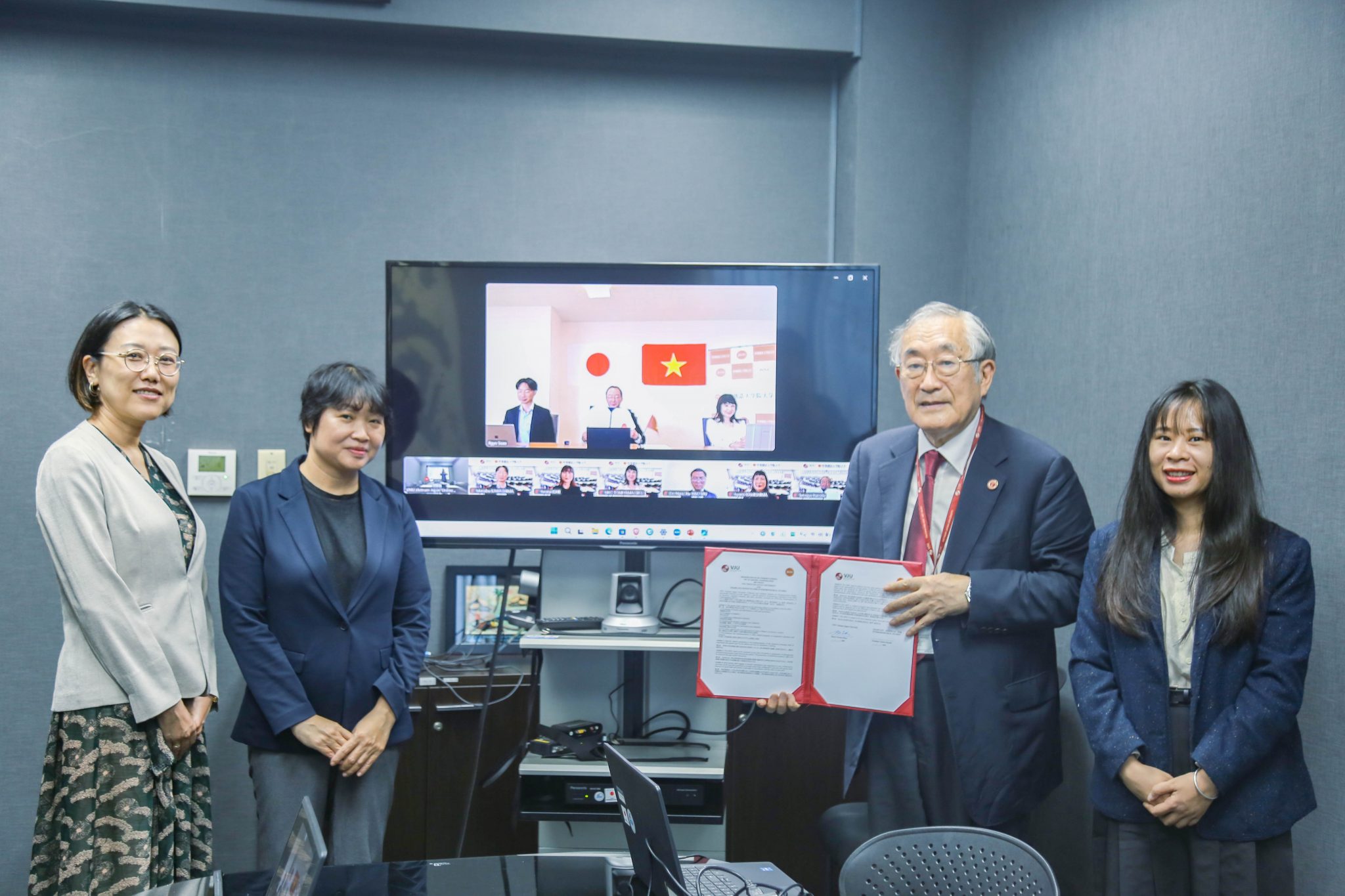 【世界16カ国51大学】日越大学(ベトナム)と大学間交流協定の調印式を執り行いました