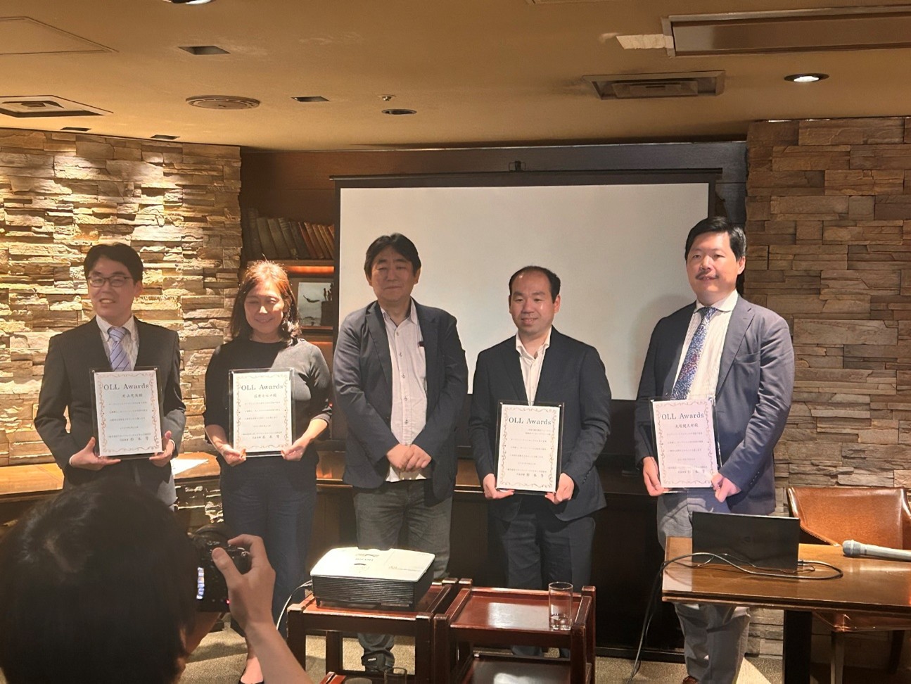杉本等教授が代表理事を務める一般社団法人オープンソースライセンス研究所で2024年度「OLL Awards」の表彰式が開催されました