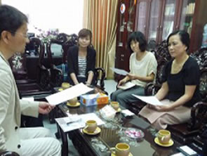 ベトナム　ハノイ国家大学外国語大学を交流訪問