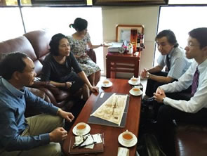 グェン・チャイ大学を訪問