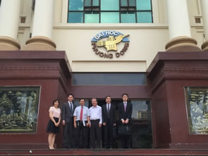 フォンドン大学を訪問