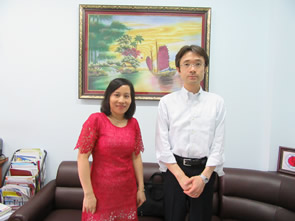 ベトナム　ハノイ大学を訪問