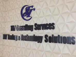 ベトナム　本学修了生の企業を訪問