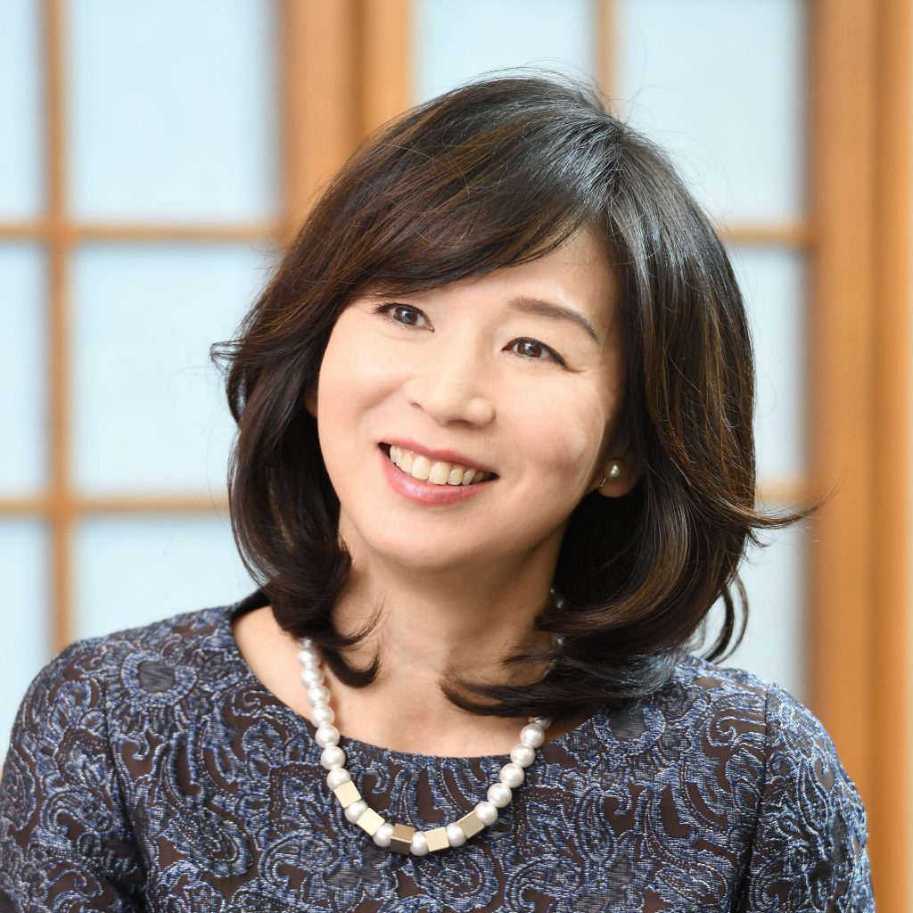 12/16（土）10：30～特別講義「地域から日本を変える！～IoTが切り開く未来～」 キャスター　伊藤 聡子　客員教授