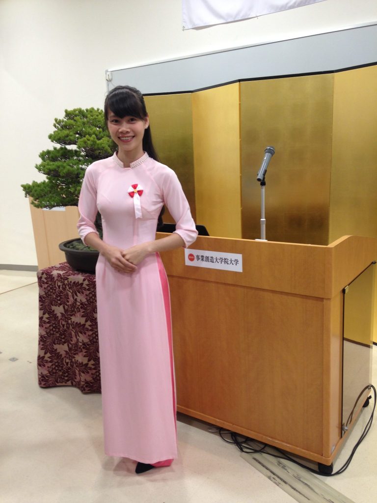 本学留学生2名が新潟日報の記事で紹介されました