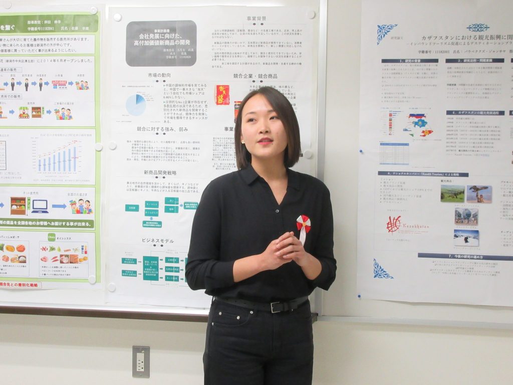 本学学生が発表したポスターが新潟県庁で展示