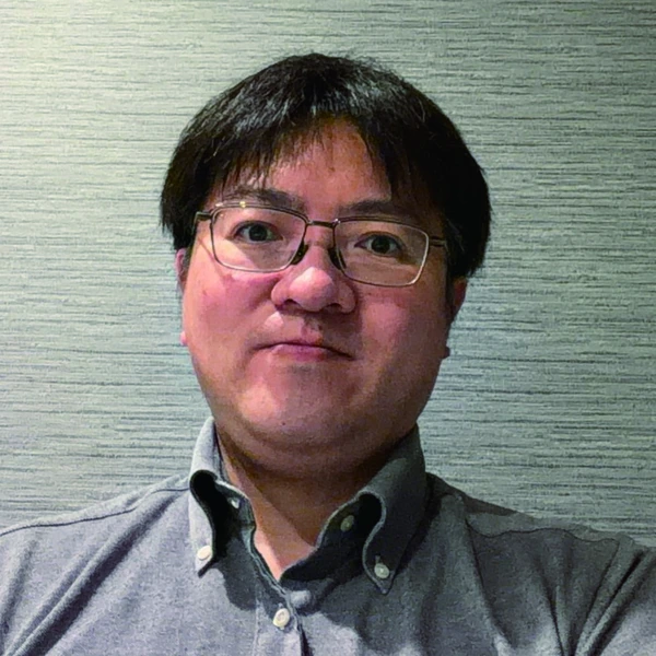 新保健一さん